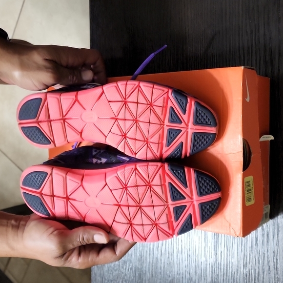 Size 8 Nike Free 5.0 - Picture 3 of 5